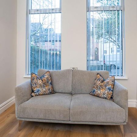 Modern 2 Bdr Apartment At Queens By Belfast City Breaks エクステリア 写真