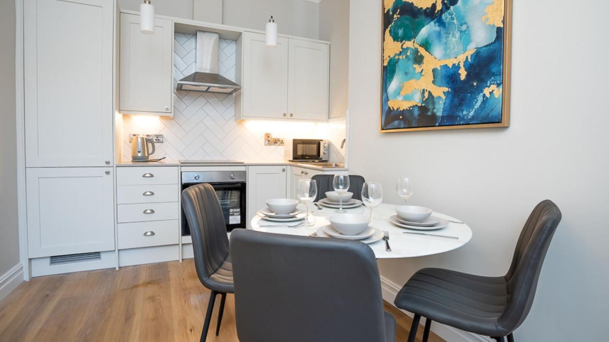 Modern 2 Bdr Apartment At Queens By Belfast City Breaks エクステリア 写真