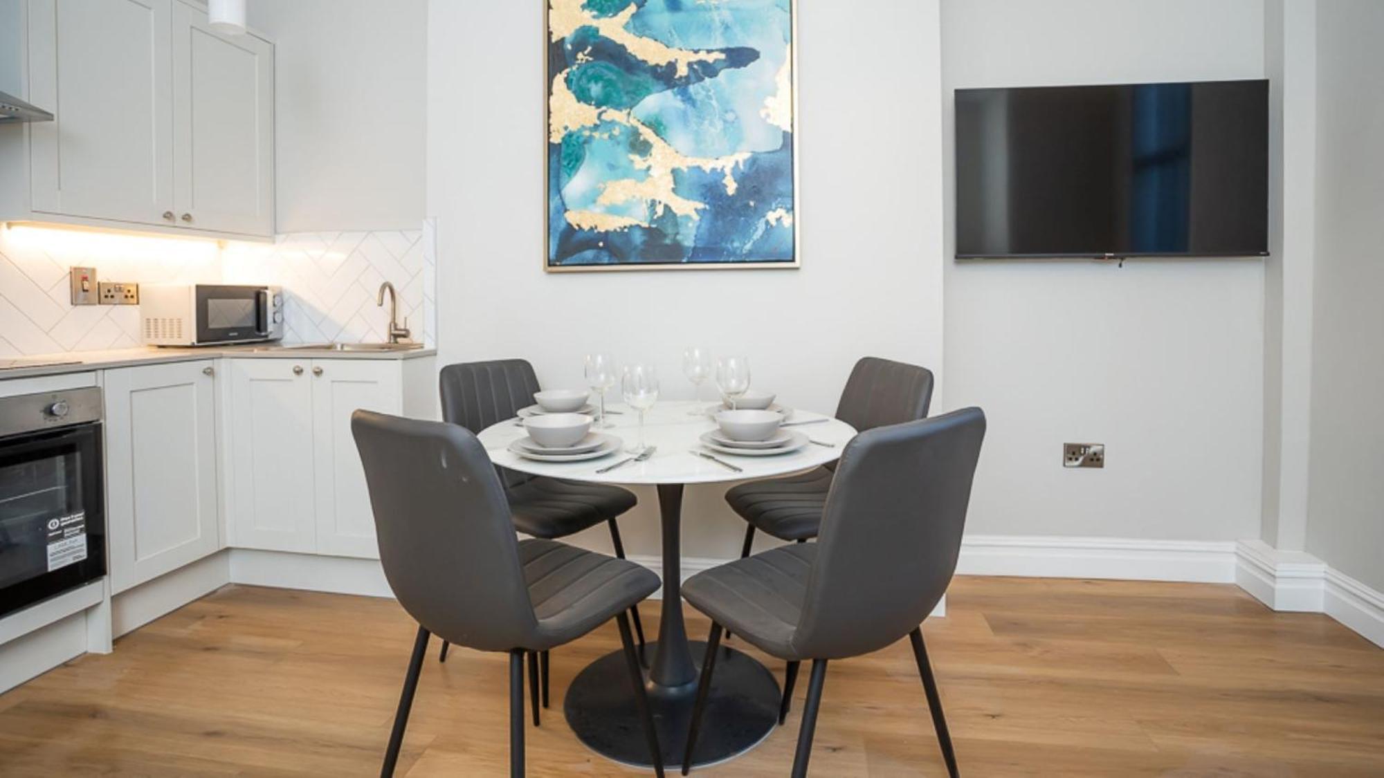 Modern 2 Bdr Apartment At Queens By Belfast City Breaks エクステリア 写真